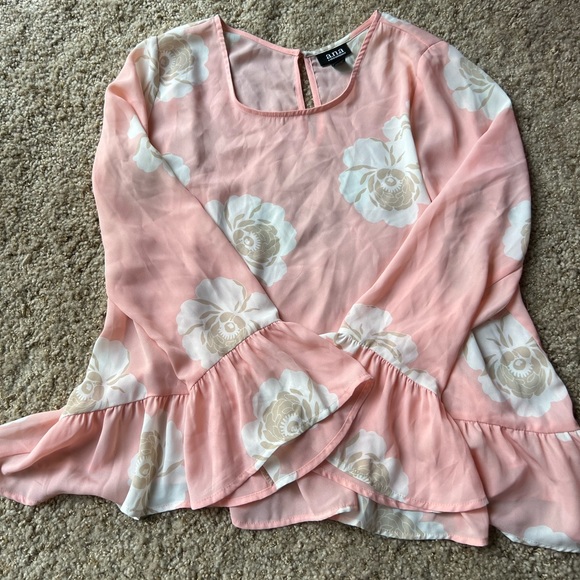 Pink blouse - Picture 2 of 3